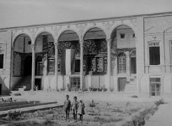 After the First World War, Christoffel was not allowed to resume his work in Malatya. He travelled to Persia. He stopped in Tabriz, the capital of the province of Azerbaijan, and set up a new home for blind and orphaned children. Christoffel wanted to continue his work in the interior of the country.