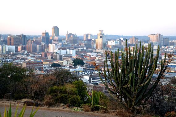 Die simbabwische Hauptstadt Harare mit ihren Wolkenkratzern.