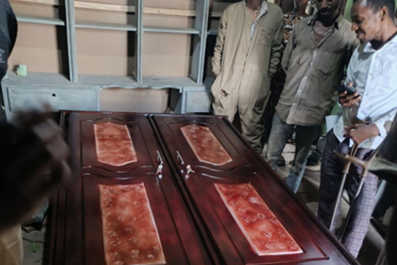 A group of ten young people from Hirna participated in community-based training through the SKILLS project and started a successful small woodworking business, now known for its high-quality products. 